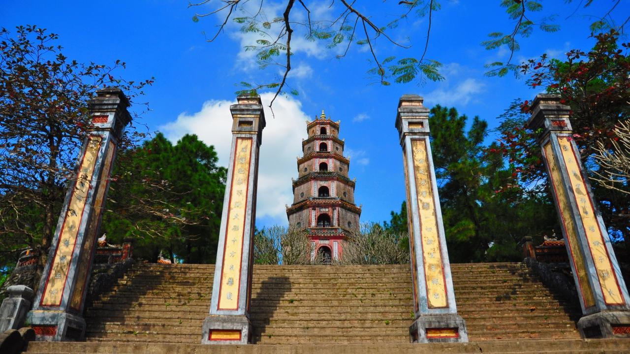 Hoang Trieu Hotel Hue Exterior foto
