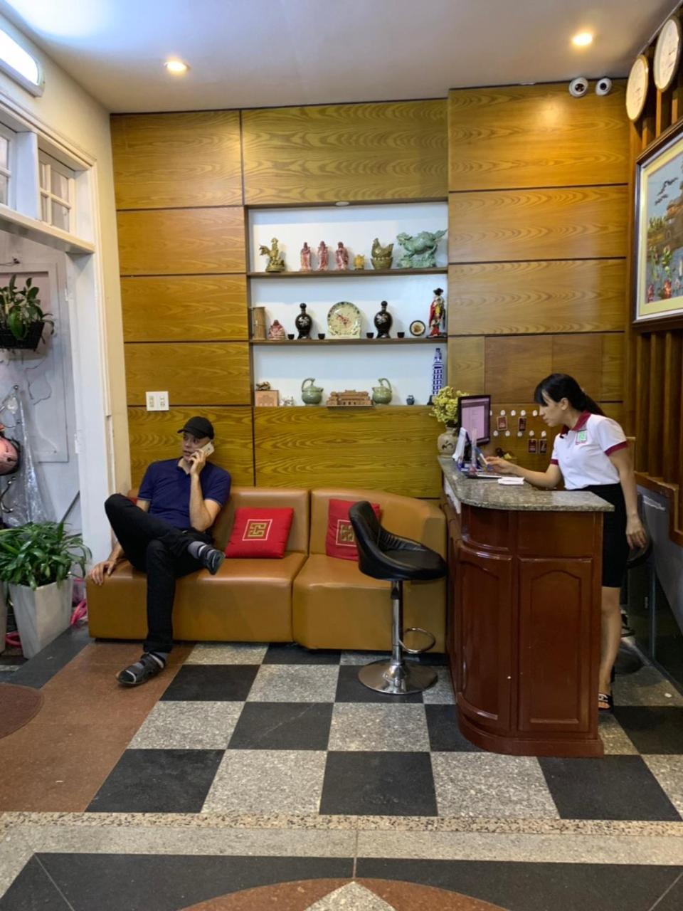 Hoang Trieu Hotel Hue Exterior foto
